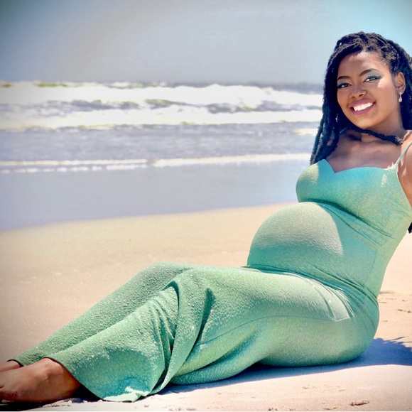 Glittery green Windsor ball gown - Picture 2 of 9